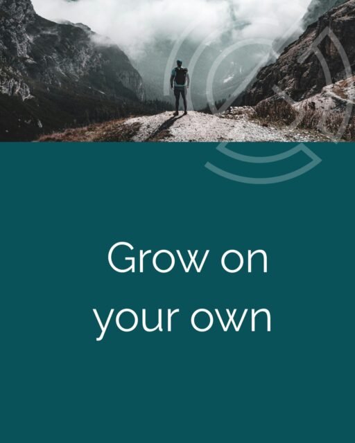 Een nieuwe naam, nog meer passie en een nog krachtigere missie. Gelukskine werd GR-OWN.
Komende periode neem ik jullie graag mee in waar we voor staan en wat we dan precies doen.
Vandaag GROW ON YOUR OWN – individuele coaching voor zorgprofessionals.Je geeft elke dag het beste van jezelf om je patiënten vooruit te helpen, maar misschien loop je als zorgprofessional zelf ook wel eens tegen uitdagingen aan. Misschien merk je dat de communicatie met sommige patiënten of collega’s stroever verloopt. Misschien vind je het moeilijk om een evenwicht te vinden tussen de zorg voor anderen en de zorg voor jezelf. Of misschien ben je nog op zoek naar hoe jij je rol als zorgprofessional idealiter wilt invullen en ben je op zoek naar welke setting beter past bij jou als persoon.
Dan is Individuele coaching iets voor jou. Coachen is een doelbewust proces waarbij van gerichte gesprekken gebruik wordt gemaakt om een omgeving te creëren die uitmondt in individuele groei, doelgericht handelen en blijvende verbetering. In tegenstelling tot advies of therapie gaat coaching vooral over jouw eigen kracht en mogelijkheden; we luisteren, stellen gerichte vragen en houden een spiegel voor, zodat je zelf oplossingen en keuzes ontdekt die echt bij jou passen.
Door dit proces willen we jouw groei als professional én als individu versnellen. Je versterkt je zelfvertrouwen, krijgt praktische handvatten en ontwikkelt inzichten die direct toepasbaar zijn in je werk en dagelijks leven.
Neem gerust vrijblijvend contact op en we bekijken hoe GR-OWN jou kan helpen groeien.